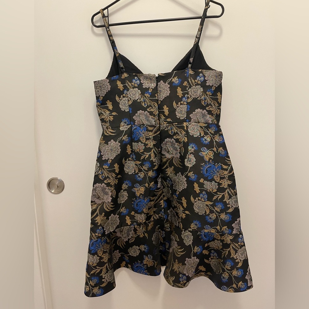 Stunning Rachel Roy Floral Ruffle Front Dress - Picture 8 of 8